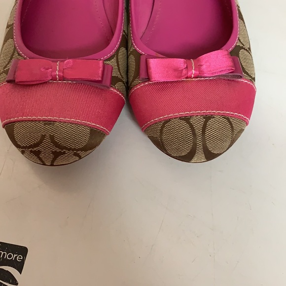 Coach flats, sz 9,  shows wear, good condition - Picture 2 of 4